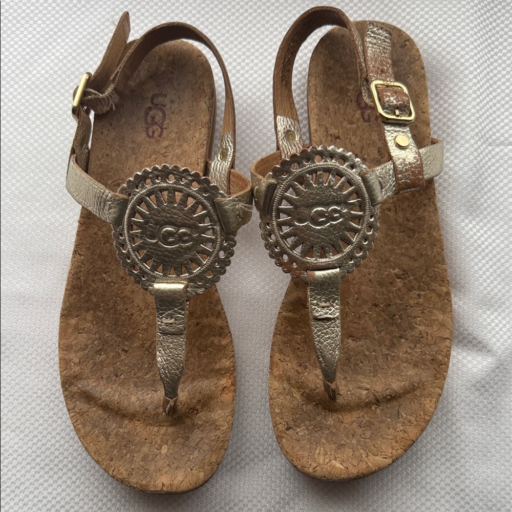 UGG Women's Metallic Gold Leather Sandals - 7
